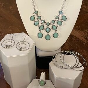 Elegant Silver and Green Necklace Set